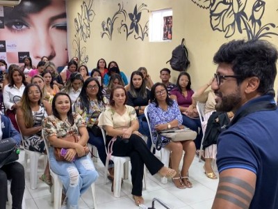 O Workshop Design de Mechas é realizado no auditório do Centro Técnico Samara Mendes, em Caxias