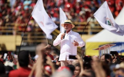 Lula lança campanha à reeleição em reduto histórico e promete reforço no combate ao crime organizado