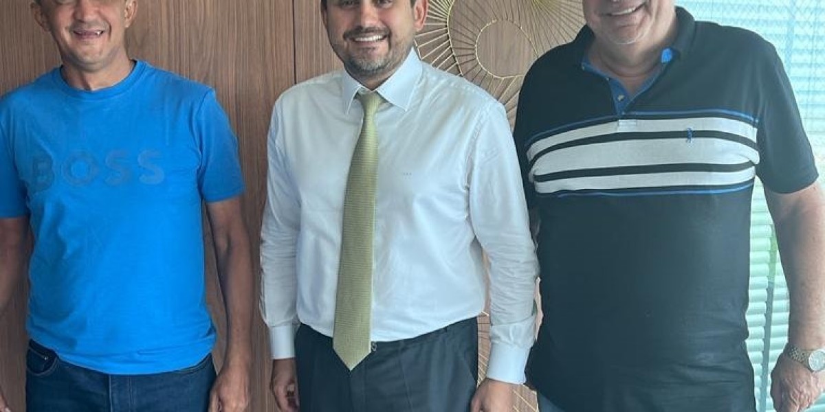 Secretário de governo Nonatinho e prefeito Ferdinando Coutinho se reúnem com Ministro das Comunicações, Juscelino Filho, em São Luís 