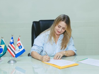Prefeita Suane Dias concede  aumento de 6,27% aos professores da rede  municipal 