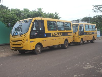 Prefeitura de Gonçalves Dias recebe três ônibus escolares