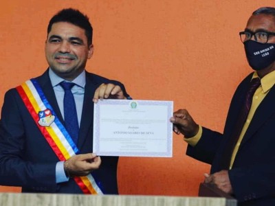 Prefeito Toinho Patioba e vice Suane Dias são empossados em Gonçalves Dias 