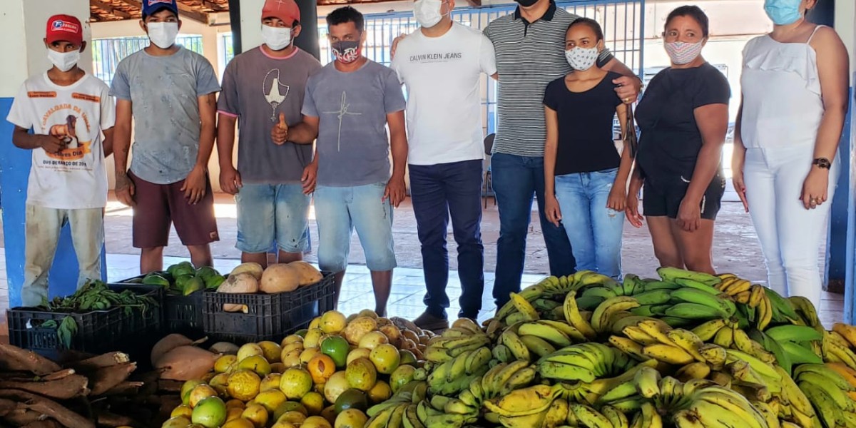 Prefeito Toinho Patioba, acompanha distribuição de alimentos às famílias de Gonçalves Dias