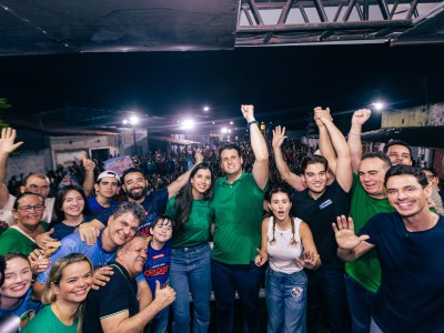 Orleans Brandão arrasta multidão em Peritoró e afirma estar pronto para “ser o melhor governador que o Maranhão já viu”