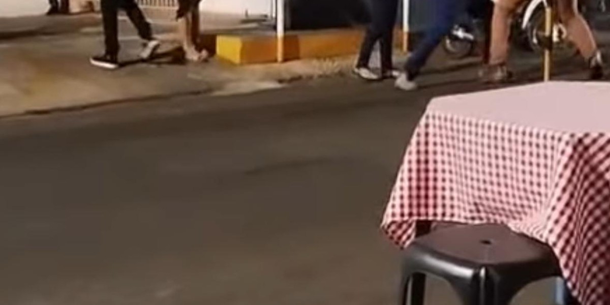 Homem é agredido após ser flagrado perseguindo adolescente em Caxias