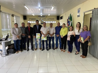 Prefeito Ferdinando e vereadores valorizam educação ao aprovarem aumento salarial para o ano de 2023