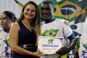 Concluintes do Programa Parnarama Alfabetizada recebem certificados em cerimônia especial
