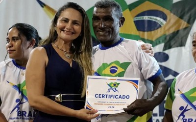 Concluintes do Programa Parnarama Alfabetizada recebem certificados em cerimônia especial