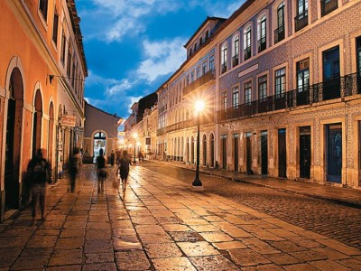 COVID - 19 : Aglomeração de pessoas é flagrada no Centro Histórico de São Luís