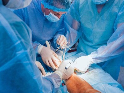 Mulher tem perna errada amputada durante cirurgia e processa hospital nos Estados Unidos