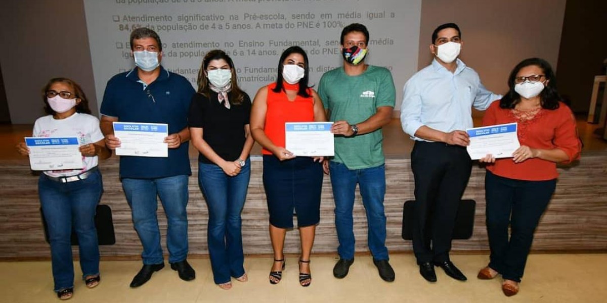 Secretária de Educação de São João do Sóter discute o retorno das voltas aulas recebe o Selo Unicef