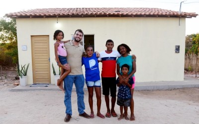 Prefeito Gentil Neto realiza sonho e entrega casa nova e mobiliada a família de Caxias