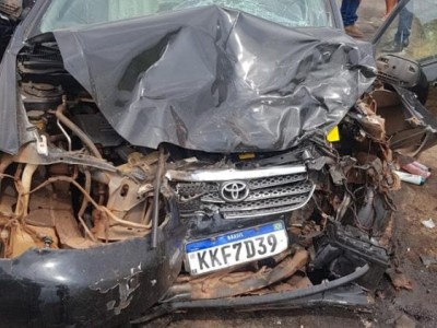 Homem morre em grave acidente entre carro e caminhonete na MA-014, em Vitória do Mearim
