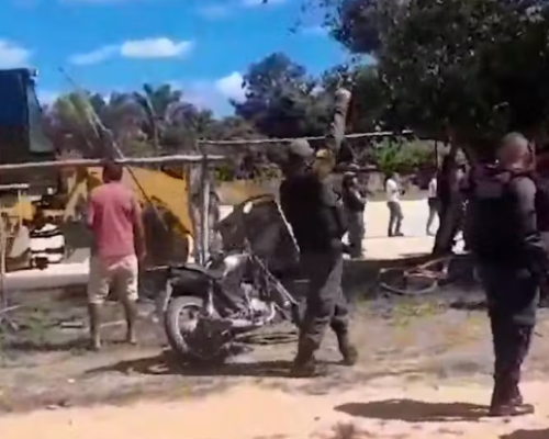 Moradores protestam contra obra da Prefeitura de Buriti e confronto com a PM gera tensão em comunidade rural