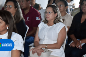 Profissionais realizam reunião para a construção do Plano Municipal de Educação
