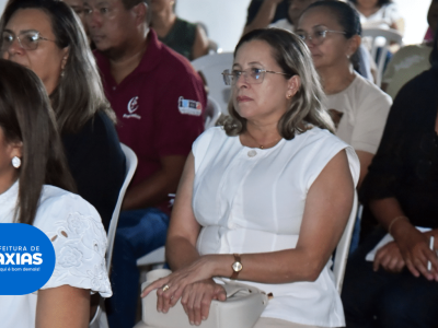 Profissionais realizam reunião para a construção do Plano Municipal de Educação