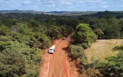Obras em estrada vicinal ampliam acesso e beneficiam comunidades rurais de Parnarama