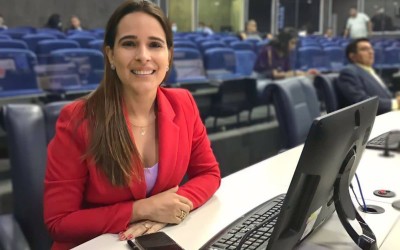 Lei aprovada de autoria da vereadora Elzuila Calisto autoriza consultas pela FMS serem agendadas por telefone