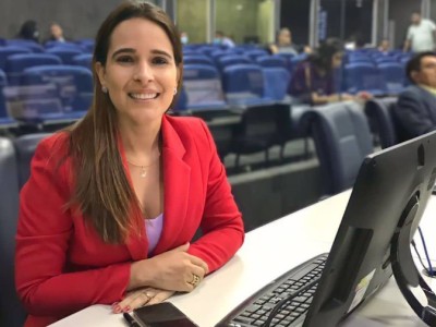 Lei aprovada de autoria da vereadora Elzuila Calisto autoriza consultas pela FMS serem agendadas por telefone