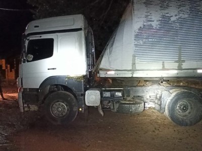 Homem morre após motocicleta colidir com carreta na BR-010 no Maranhão