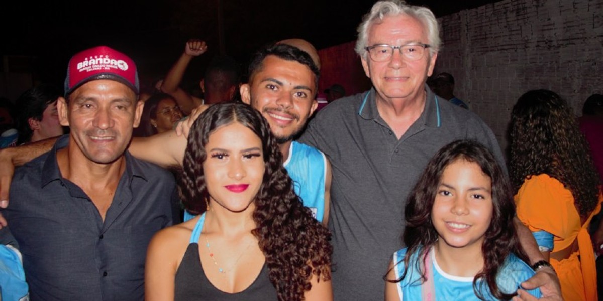 Lideranças políticas participam do tradicional bloco do Pompeu em comemoração dos 187 anos de Passagem Franca 