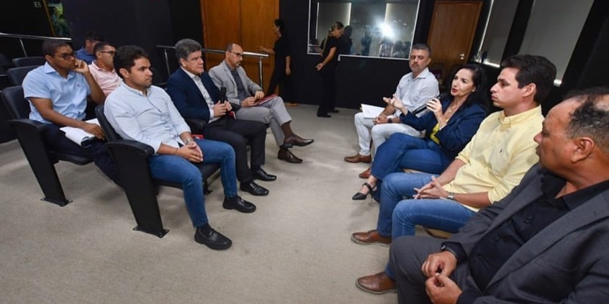 Prefeito Bruno Silva se reúne com o presidente da FAMEM, Ivo Resende e membros das secretarias de Educação e Fazenda do Estado