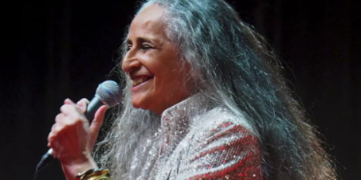 Maria Bethânia anuncia turnê especial pelos 60 anos de carreira