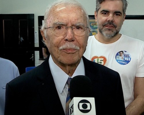 Ex presidente da república José Sarney vota em São Luís neste domingo