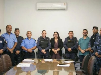 Prefeita Dinair Veloso se reúne com a Guarda Municipal de Timon