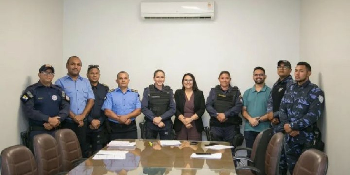 Prefeita Dinair Veloso se reúne com a Guarda Municipal de Timon