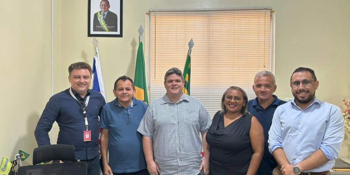 Prefeito Juvenal Silva se reúne com representantes do Banco do Nordeste em busca de novos projetos para Parnarama