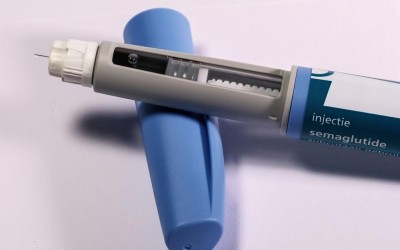 Anvisa acompanha casos de doença ocular rara e investiga possível relação com canetas para emagrecimento