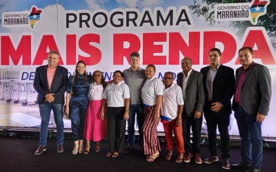 Deputado Francisco Nagib beneficia comerciantes de Codó com kits do Mais Renda