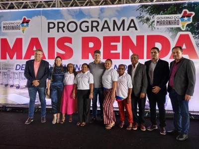 Deputado Francisco Nagib beneficia comerciantes de Codó com kits do Mais Renda
