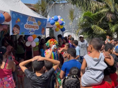Vereador Durval realiza tradicional festa das crianças em sua residência, em Caxias