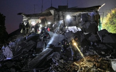 Ataque russo na Ucrânia deixa 12 civis mortos, incluindo crianças, afirma Zelensky