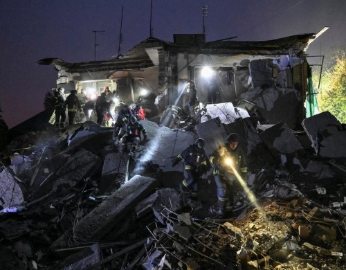 Ataque russo na Ucrânia deixa 12 civis mortos, incluindo crianças, afirma Zelensky
