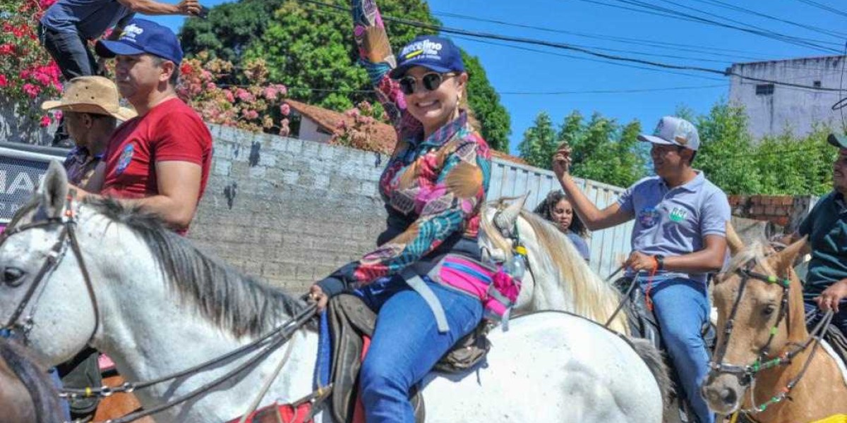 Claudia Coutinho participa da cavalgada e da missa do vaqueiro em  Matões