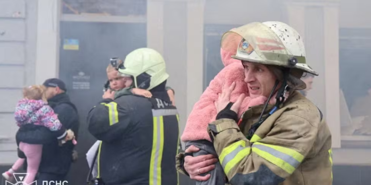 Rússia bombardeia Ucrânia com mais de 400 mísseis e drones; 7 morrem, incluindo crianças