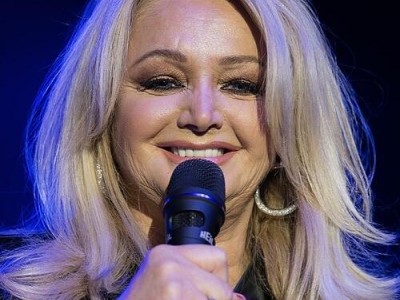 Bonnie Tyler morre aos 75 anos e deixa legado eterno na música mundial