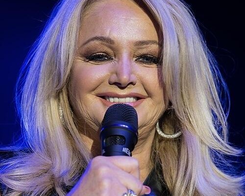 Bonnie Tyler morre aos 75 anos e deixa legado eterno na música mundial