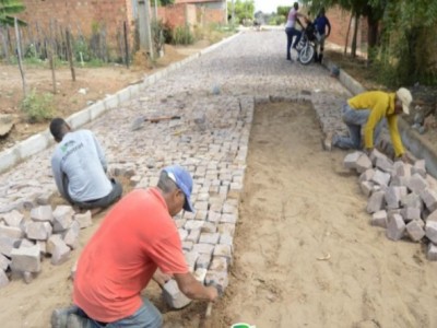 Prefeitura inicia pavimentação nas ruas do bairro Matadouro e Santa Helena em Matões
