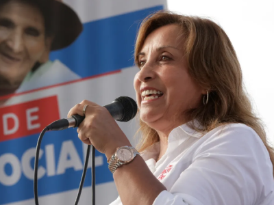 Congresso do Peru derruba a presidente Dina Boluarte; chefe do Parlamento assume cargo