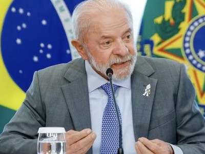 Brasil inicia processo de reciprocidade comercial contra tarifas dos EUA