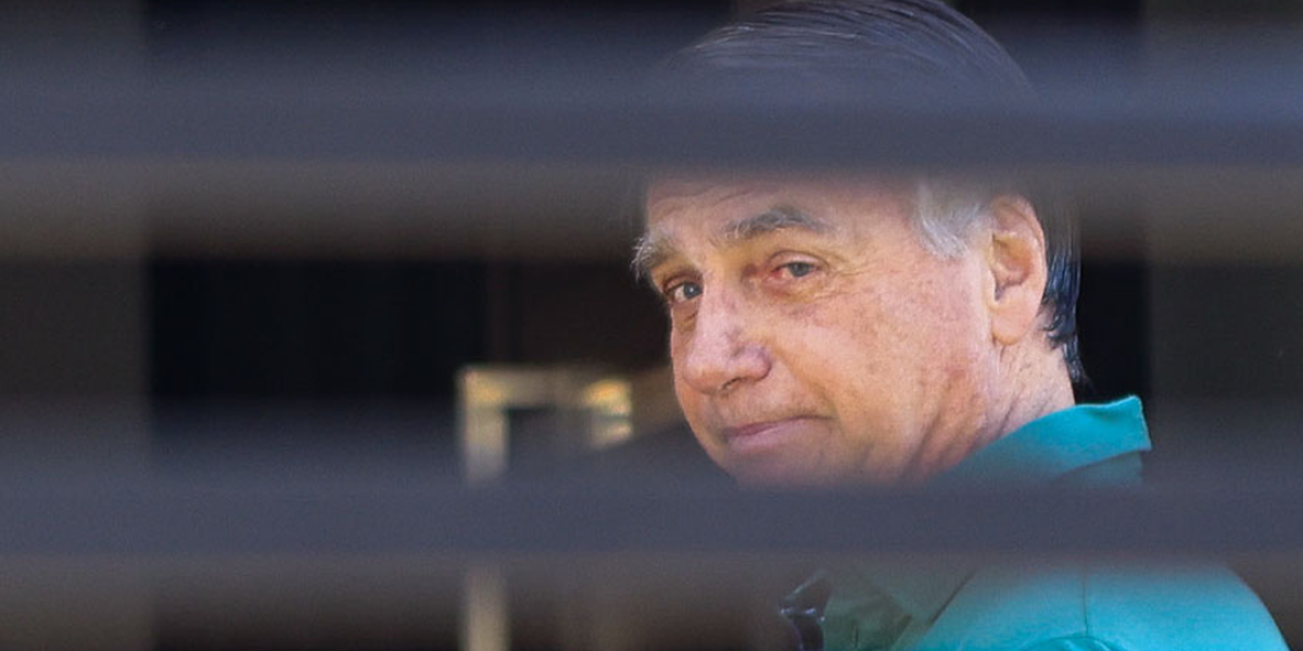 Perícia médica em Bolsonaro conclui que ex-presidente tem hérnia e precisa de cirurgia 'o mais breve possível'