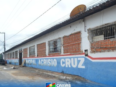 Escola Acrísio Cruz passa por reforma e terá todas as salas climatizadas