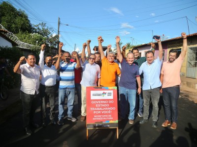 Prefeito Zé Francisco assina ordem de serviço, e pavimentação de ruas tem início imediato em Codó