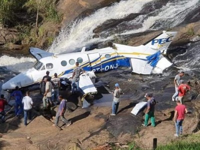 Avião com Marília Mendonça cai no interior de Minas Gerais 