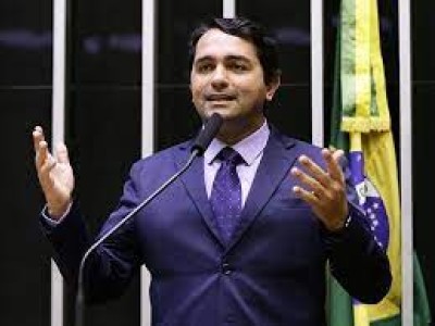 Júnior Lourenço bate record por faltas na câmara federal