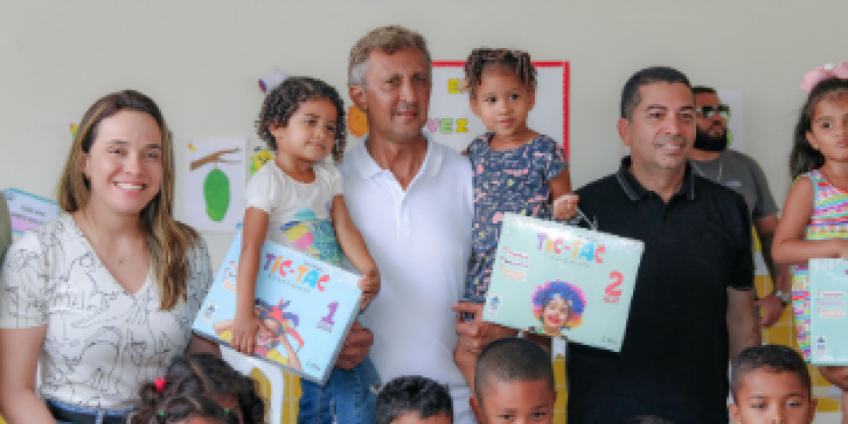 Prefeitura de Matões entrega livros para a Creche Infantil Lúcia Pereira de Aguia